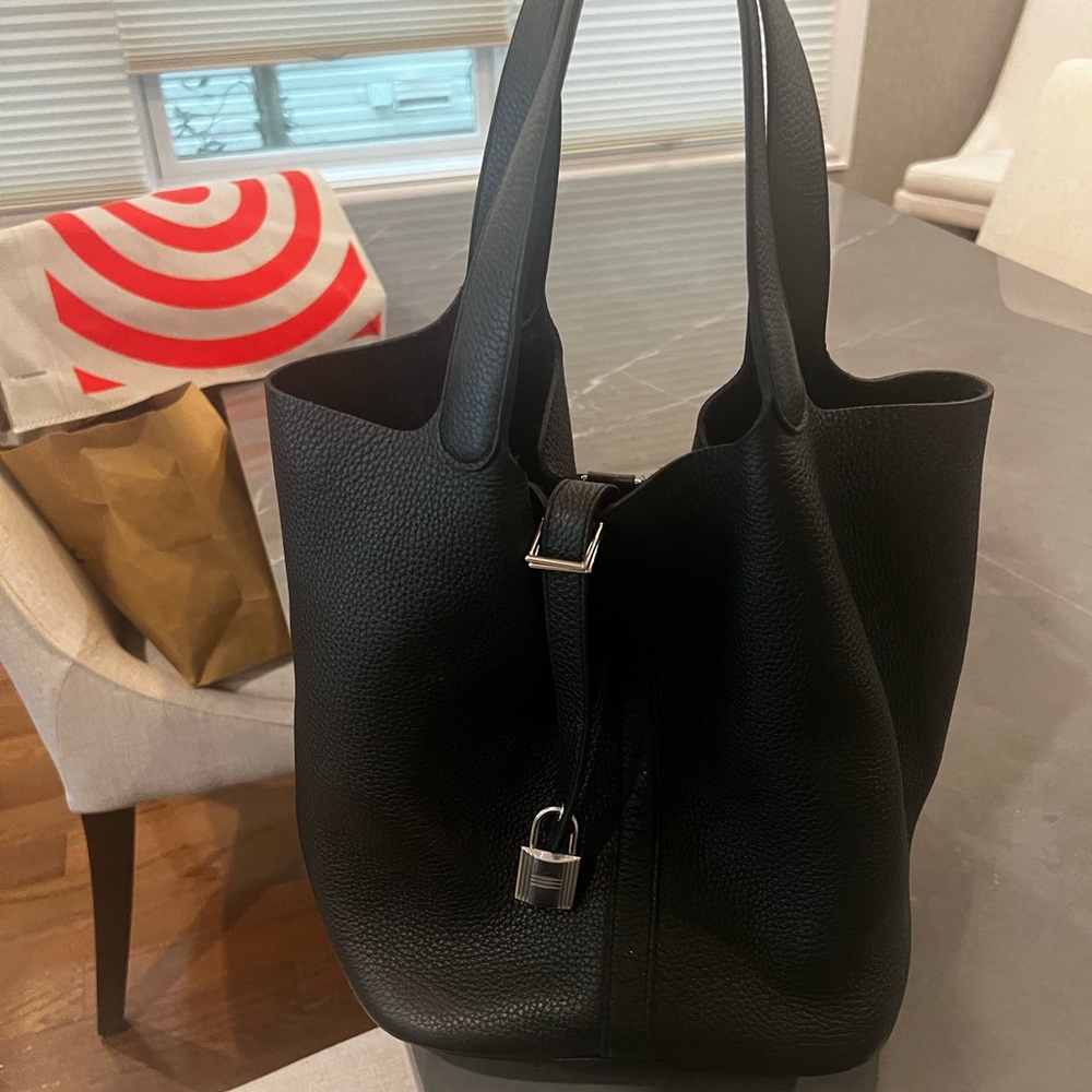 Picotin 26 purchased in Paris only worn twice! Amazing condition